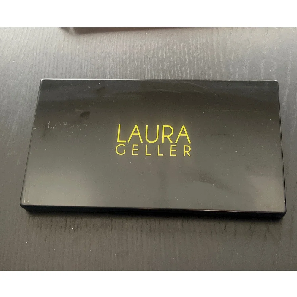Laura Geller Passport to Pretty Bon Voyage Eyeshadow Blush Bronzer Palette‎